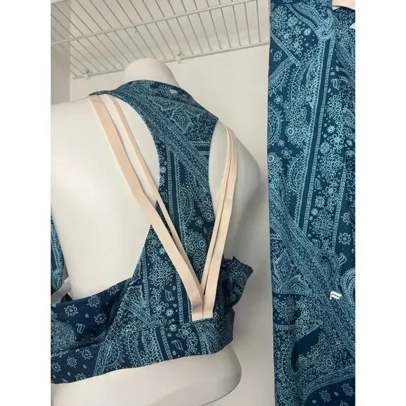 Fabletics Powerhold Blue Paisley Sports Bra and 7/8 Leggings Set size 3/4X NWOT - Picture 6 of 8